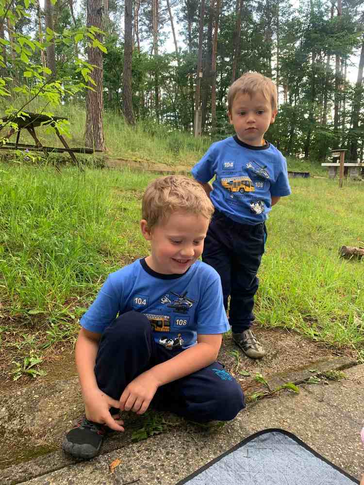 Chlapecké tričko Wolf a bavlněné chlapecké tepláky betty mode