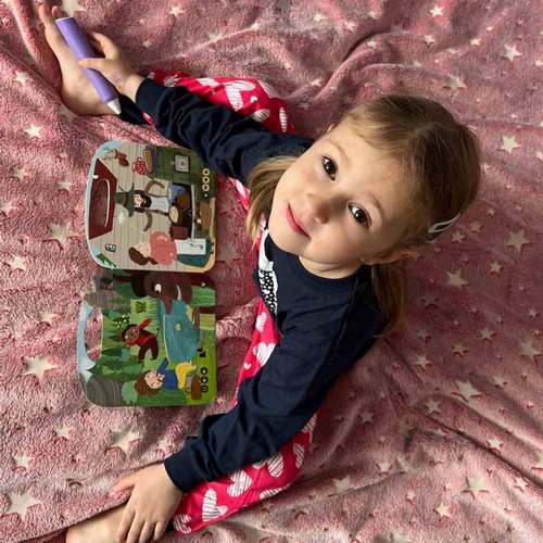 Spokojená zákaznice v novém pyžamu Betty mode