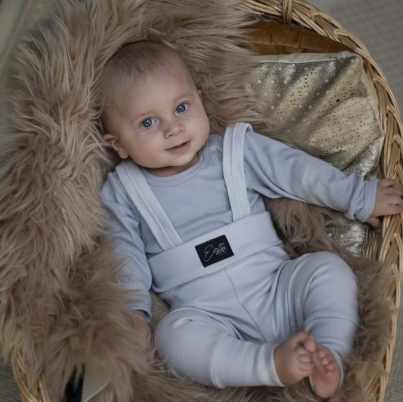 Rostoucí žebrované tepláčky Esito s kšandami - šedé