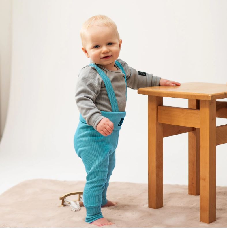 Rostoucí žebrované tepláčky Esito s kšandami tyrkysové