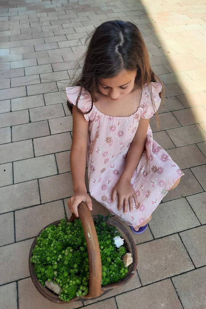 Mušelínové dívčí šaty Esito růžové