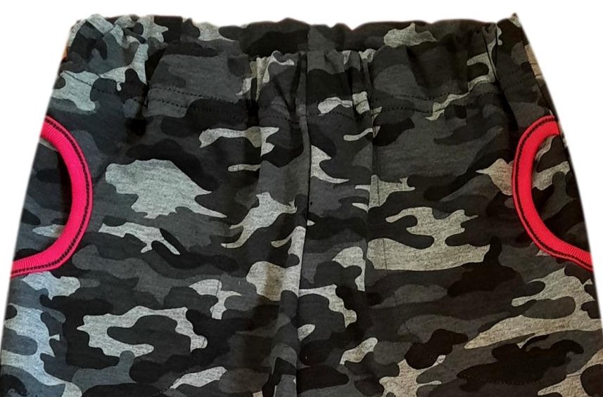 Dívčí bavlněné tepláky šedý maskáč s růžovou