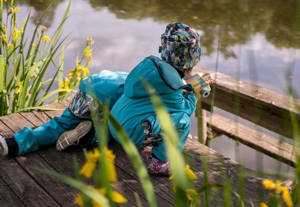 Fleecová čepice Unuo kouzelné stromy
