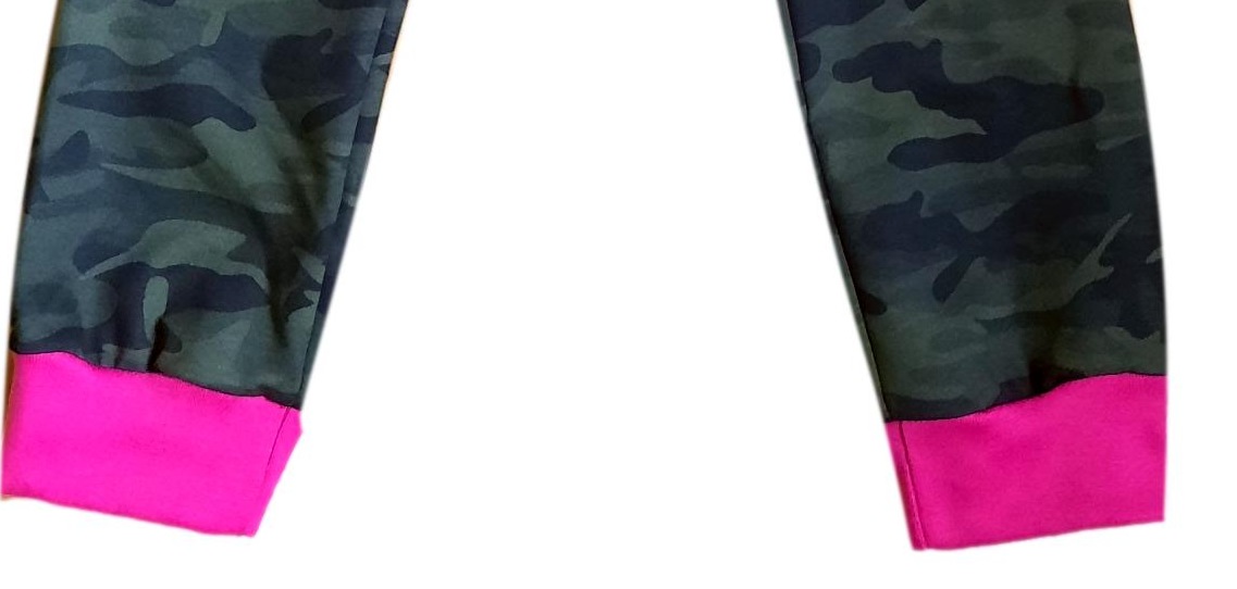 Dívčí bavlněné tepláky tmavě zelený maskáč s růžovou