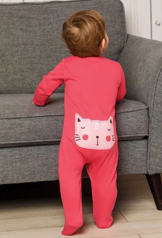 Dětský overal Winkiki s kočičkou na zadečku malinový