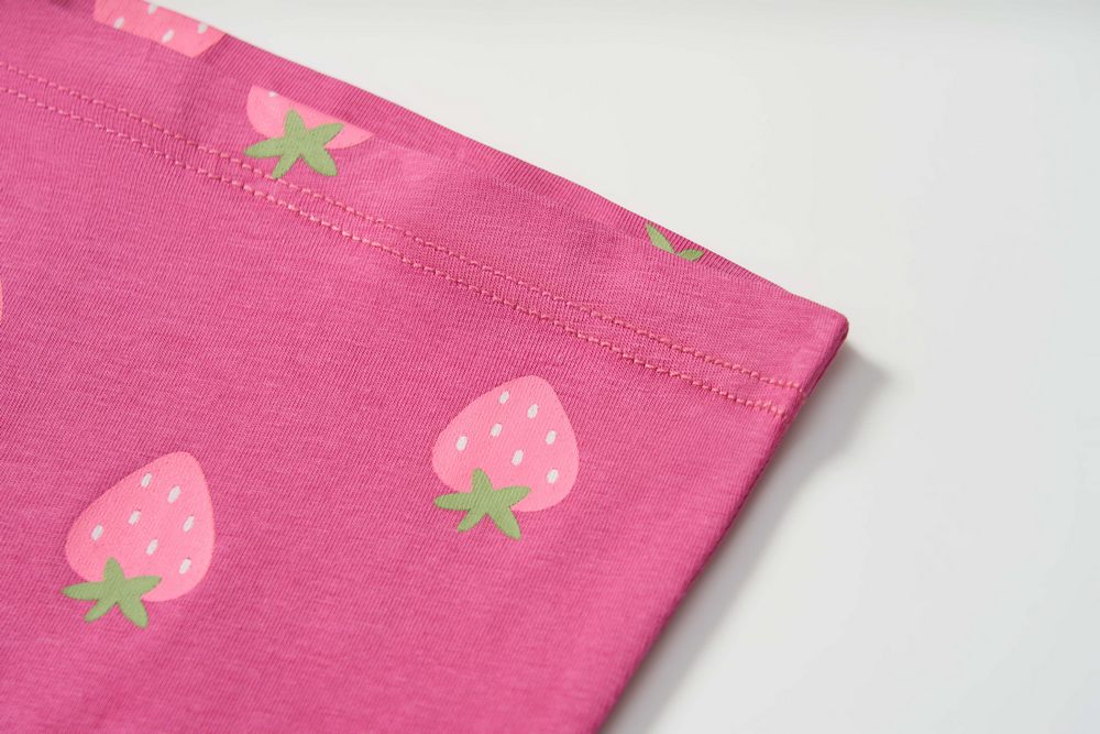 Dívčí šaty Wolf & Wolfie S2614A fialové s jahodami