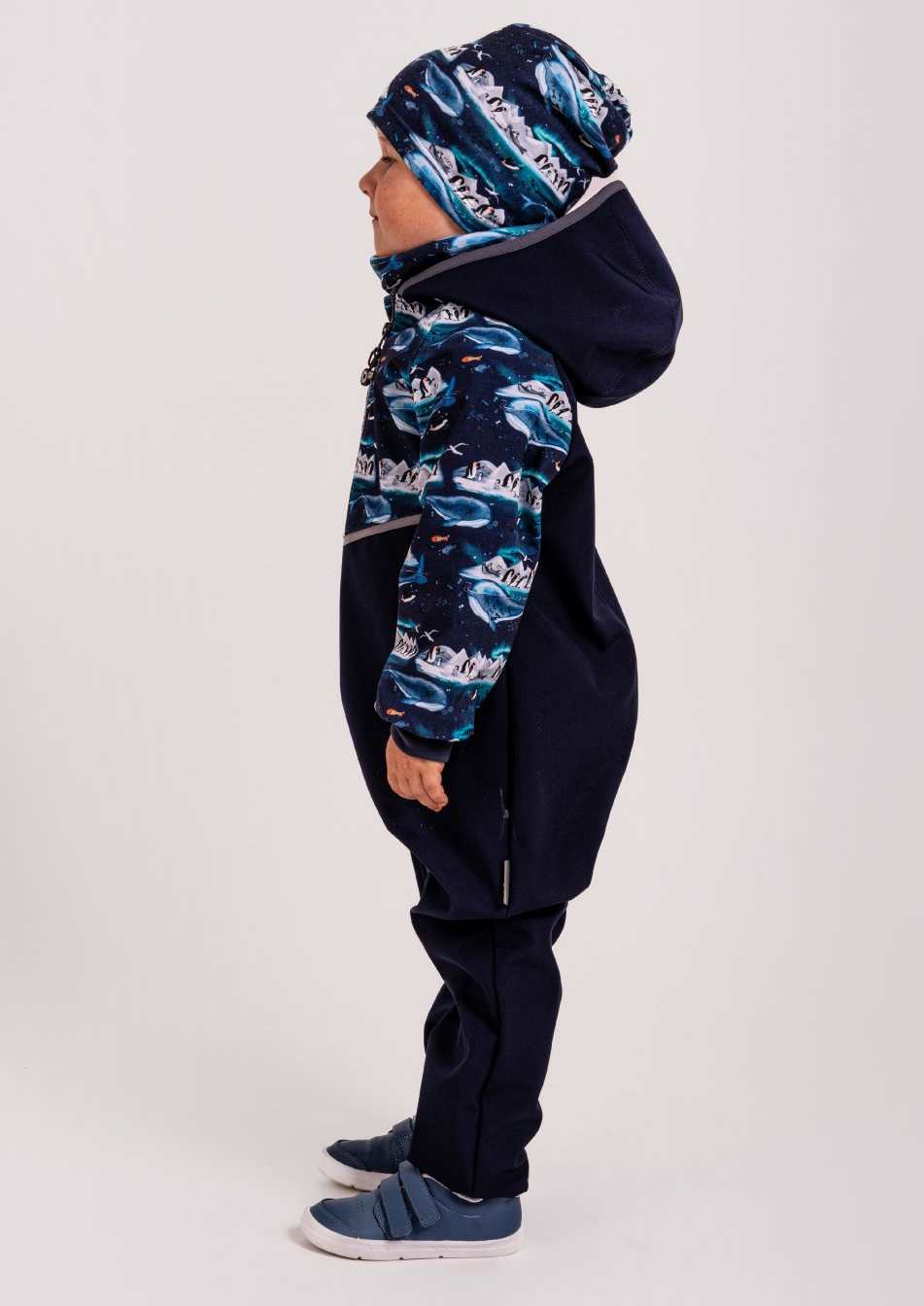 Chlapecká softshellová kombinéza Unuo tmavě modrá tučňáci