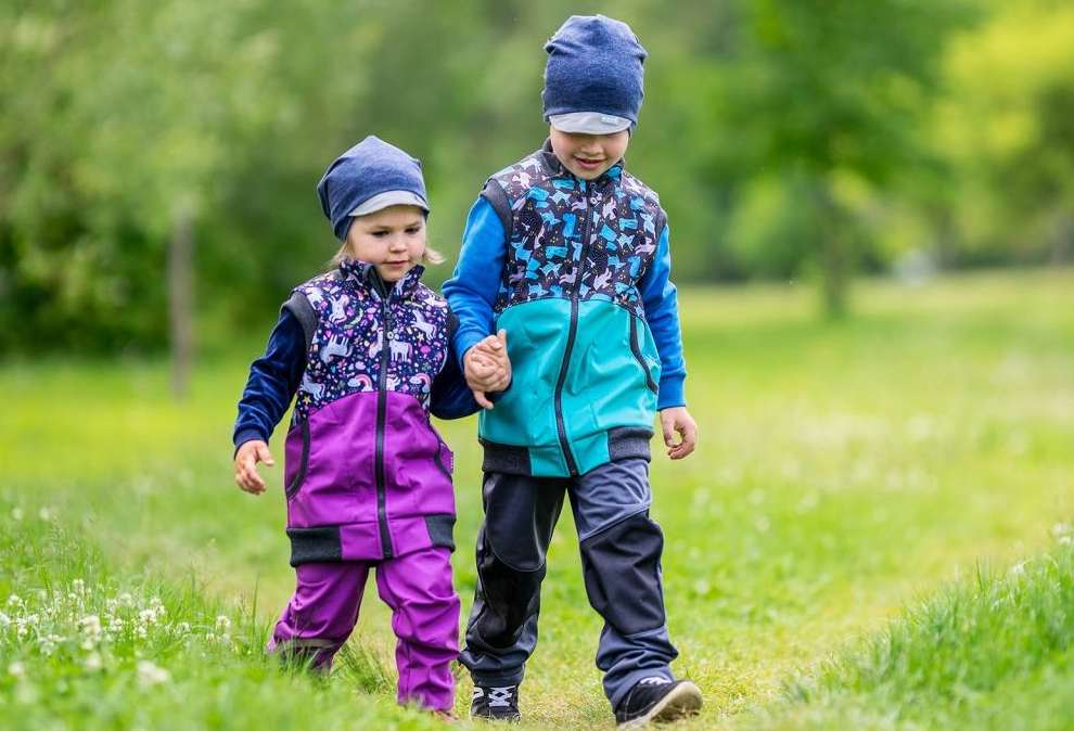 Chlapecká softshellová vesta s fleecem pejsci
