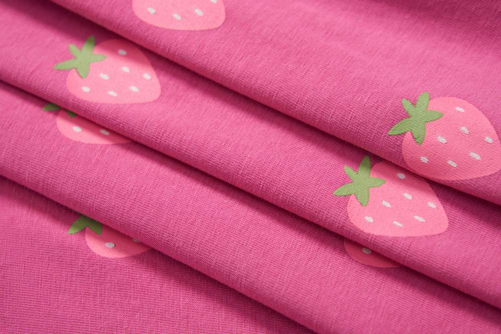 Dívčí šaty Wolf & Wolfie S2614A fialové s jahodami