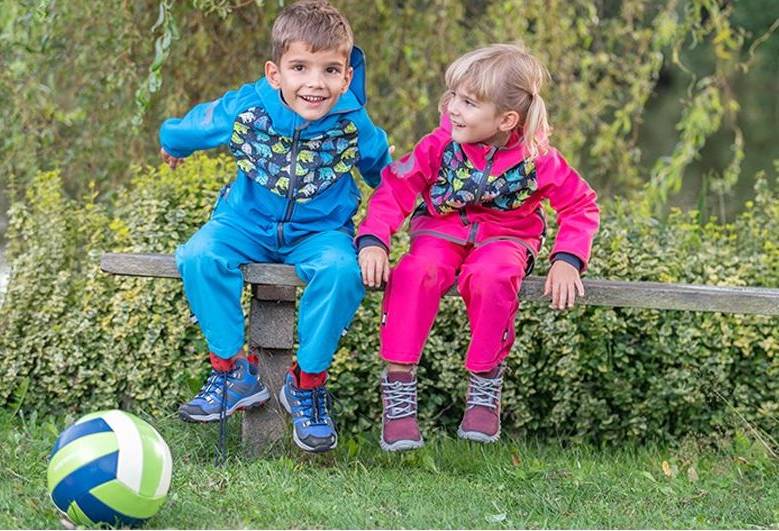 Dívčí softshellová bunda Unuo s fleecem vel. 128/134 tmavě růžová souhvězdí medvěda