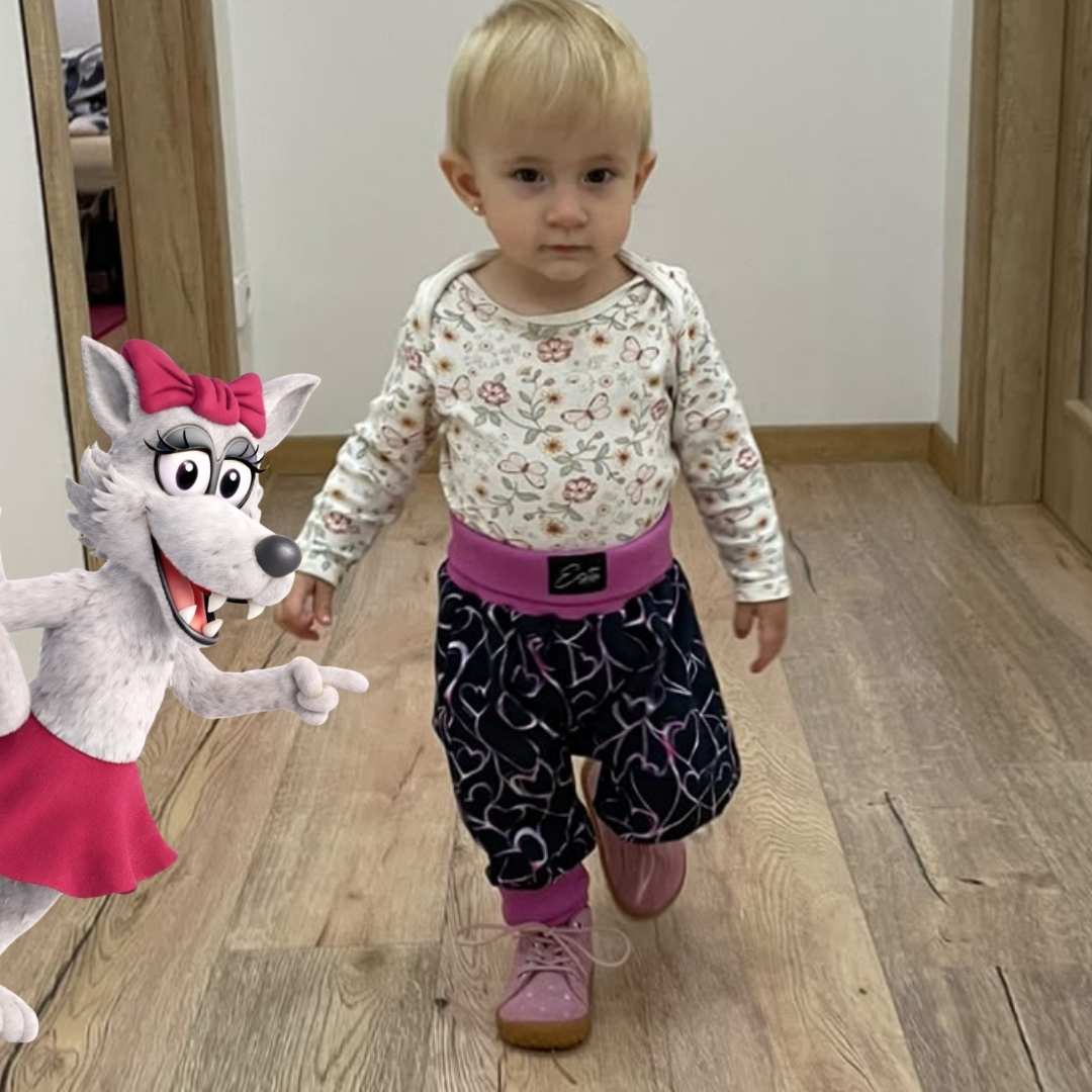Dívčí rostoucí tepláky esito