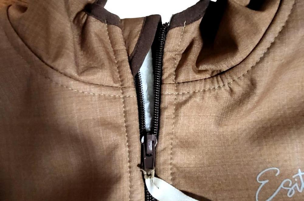 zimní softshellová bunda s umělým kožíškem esito hnědá detail